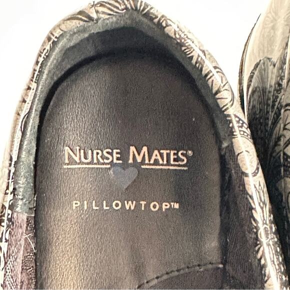 Nurse Mates Gray Paisley Pillow Top Cushion Clogs - Picture 6 of 7